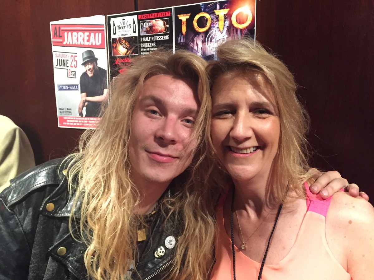Cynthia and Bass Player Middy Cruz May 18, 2016 at B.B. King's House of Blues 